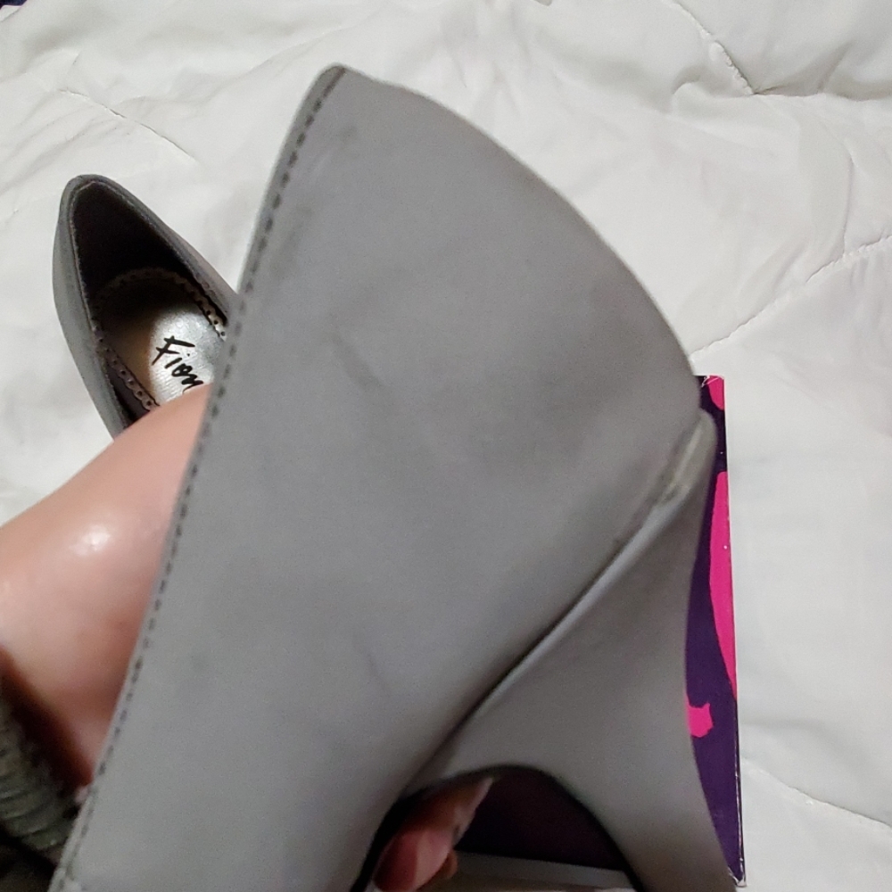 Shoes - Picture 8 of 8
